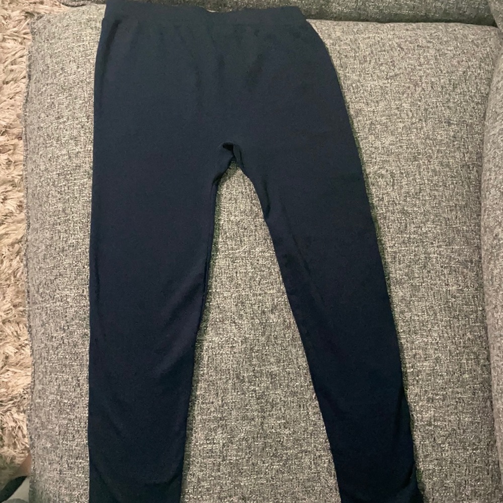 Women’s navy blue leggings